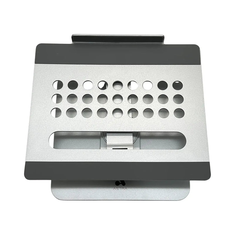Base metálica ergonómica Astra para laptop con docking station 7 en 1 integrado, puertos USB-C, HDMI 4K y lectores de tarjetas - Laptop Express Caracas