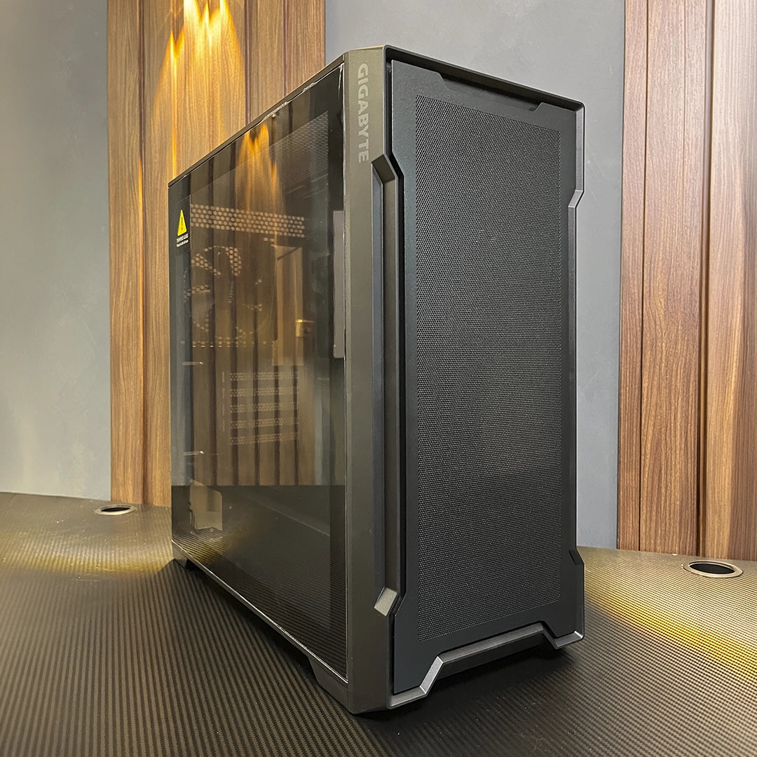Case Gigabyte C102 Glass negro Mid Tower Micro-ATX con panel de vidrio templado y flujo de aire optimizado - Laptop Express Caracas
