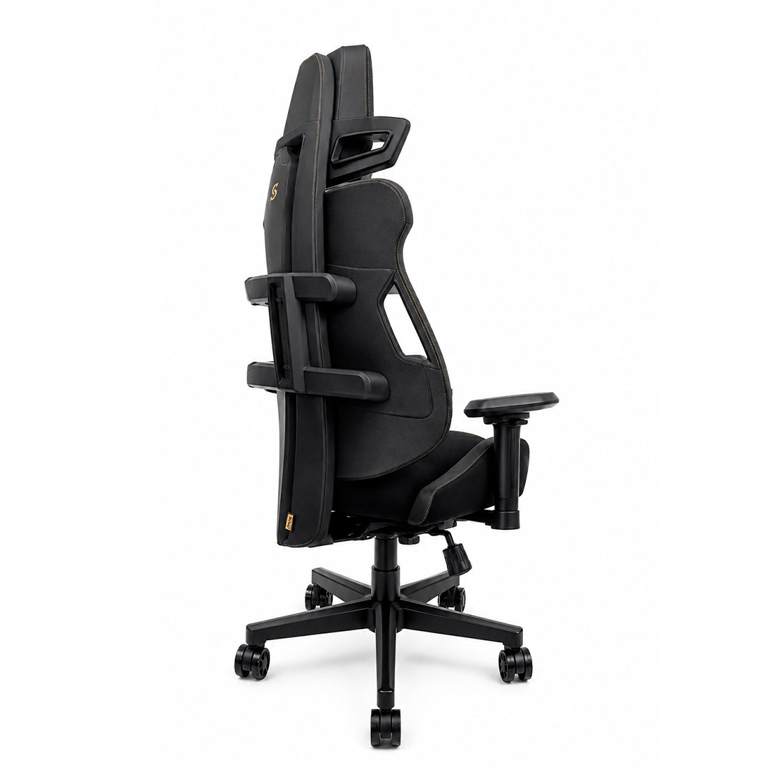 Silla gaming ergonómica JEMIP Hidra en color negro y dorado con mecanismo de mariposa y reposabrazos - Laptop Express Caracas