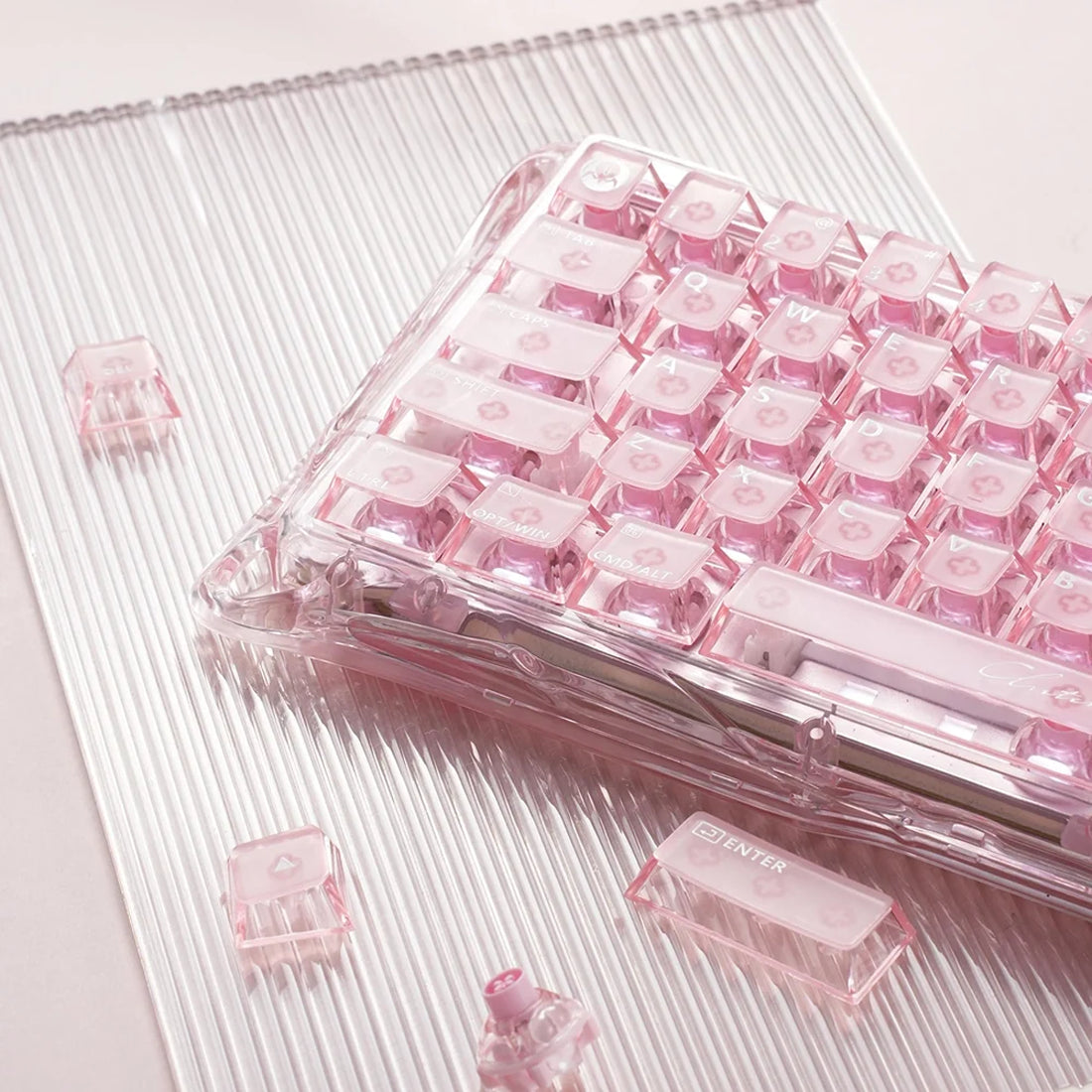 Teclado gamer magnético GravaStar Mercury V60 XTAL Pink transparente con switches Hall Effect y Rapid Trigger - Laptop Express Caracas